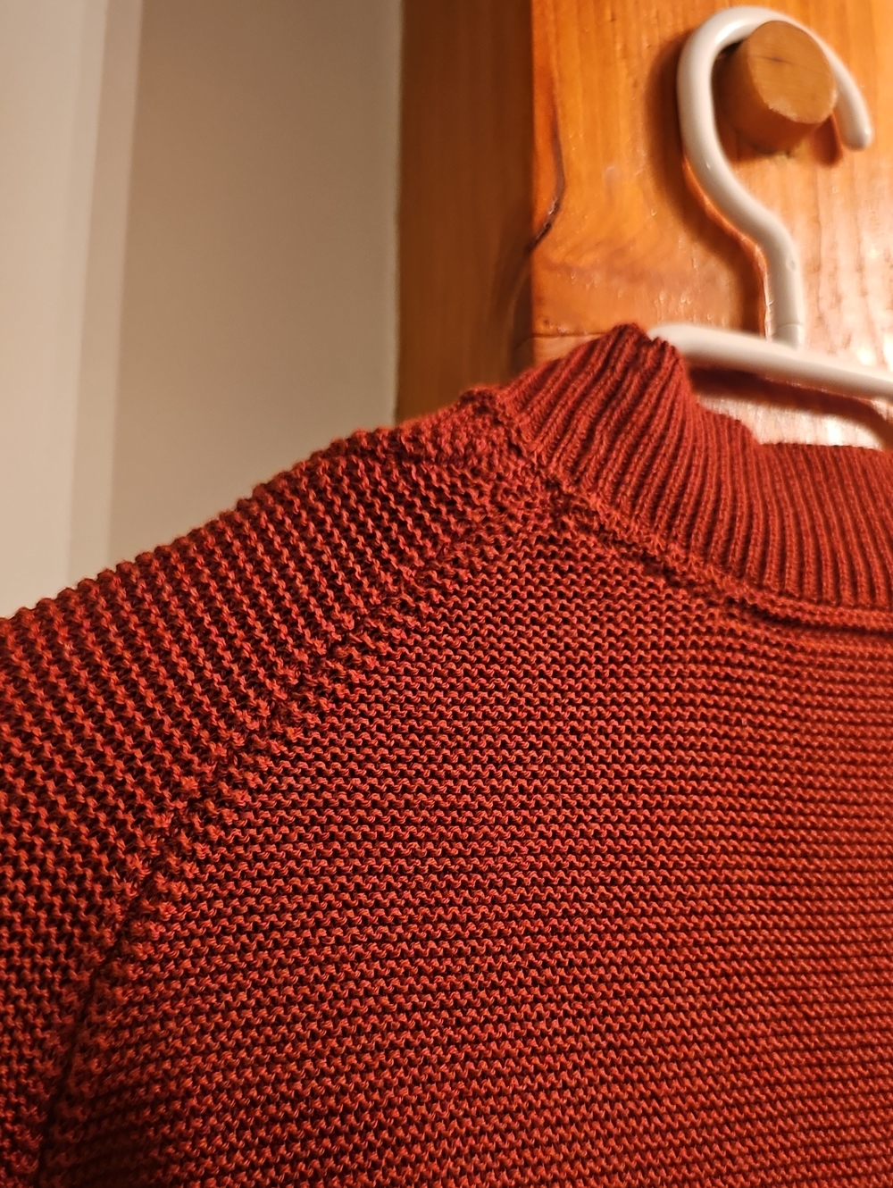 MINIMUM Ribbed Mock Neck Sweater - Rust - Picture 9 of 10